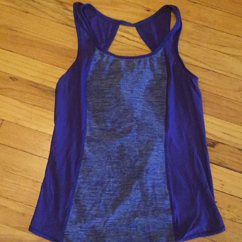 Lululemon open back blue top size 6, no tag